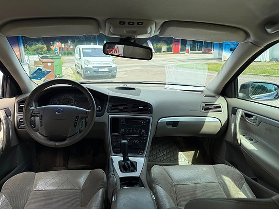 Volvo V70 8 of 8