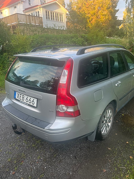 Volvo V50 4 of 15