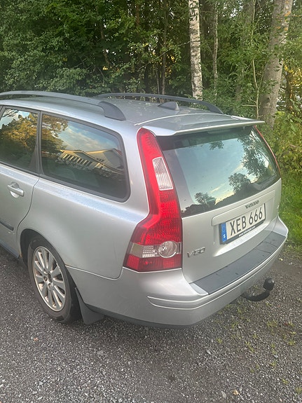 Volvo V50 3 of 15