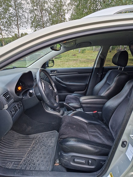 Toyota Avensis 5 of 6