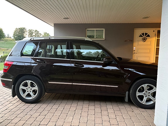 Mercedes-Benz GLK220 3 of 13