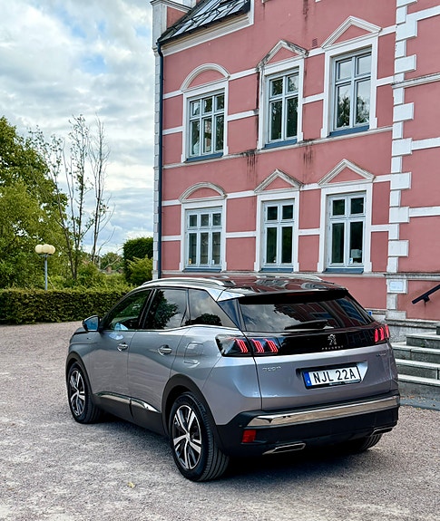 Peugeot 3008 2 of 8
