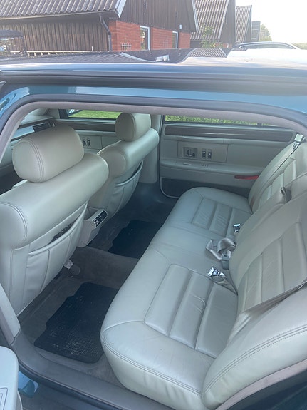Cadillac Deville 6 of 7