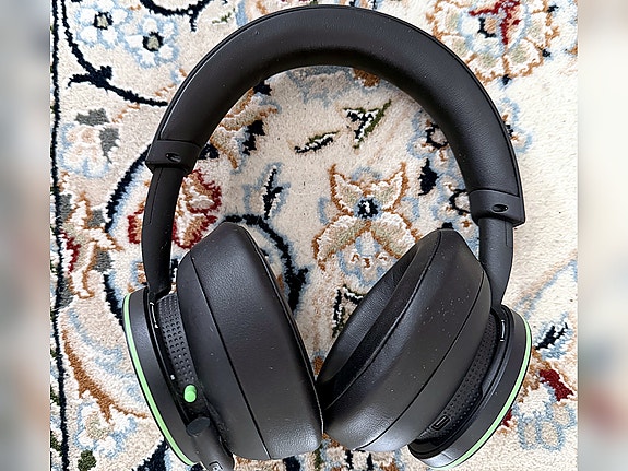Xbox Series X 1TB + 2 kontroller + Headset och tillbehör image 7