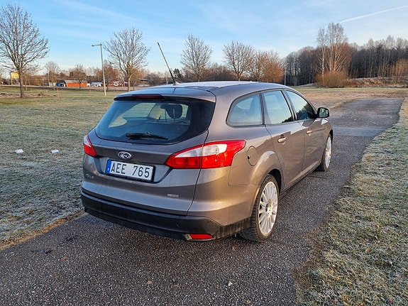 Ford Focus 2 of 6