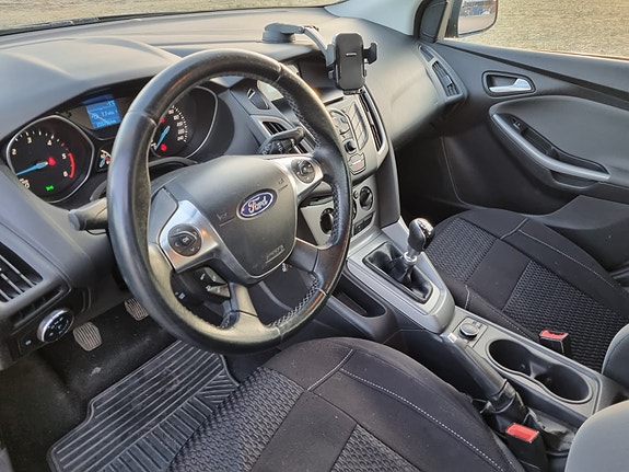 Ford Focus 3 of 6