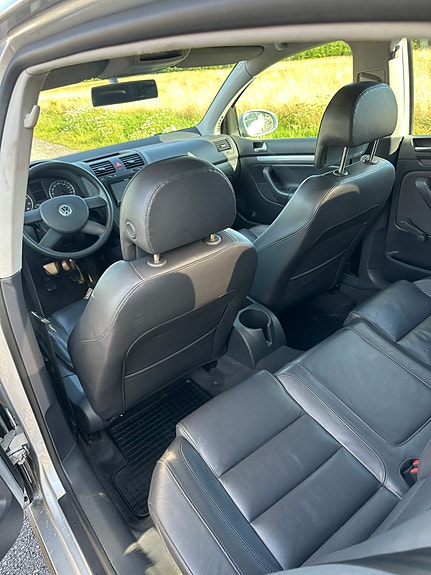 Volkswagen Golf V 7 of 7