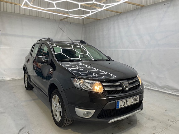 Dacia Sandero Stepway 2 of 13