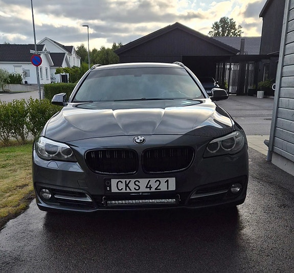 BMW 520d 2 of 13