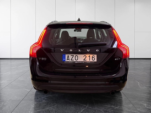 Volvo V60 7 of 15