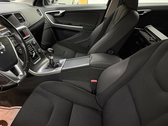 Volvo V60 10 of 15