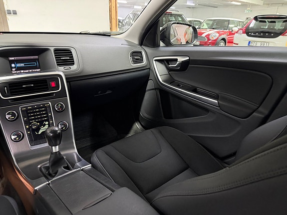 Volvo V60 12 of 15