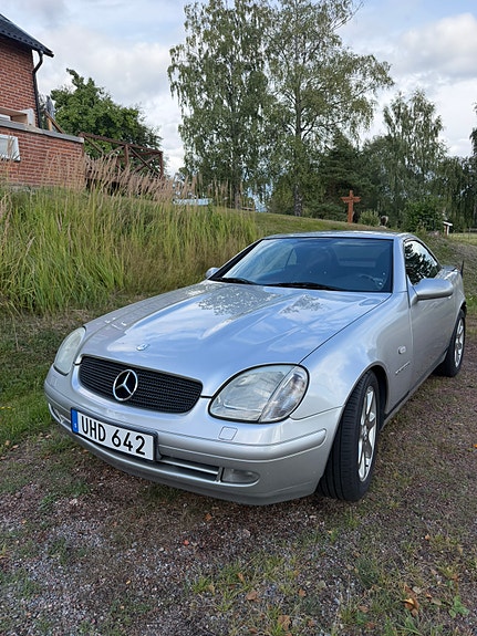 Mercedes-Benz SLK230 2 of 3