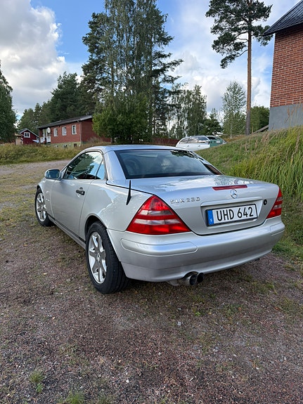 Mercedes-Benz SLK230 3 of 3