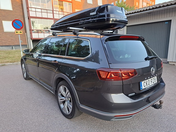 Volkswagen Passat Alltrack 10 of 11