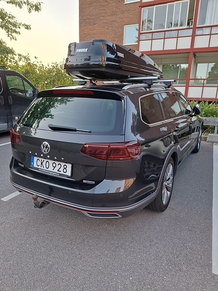 Volkswagen Passat Alltrack 3 of 11