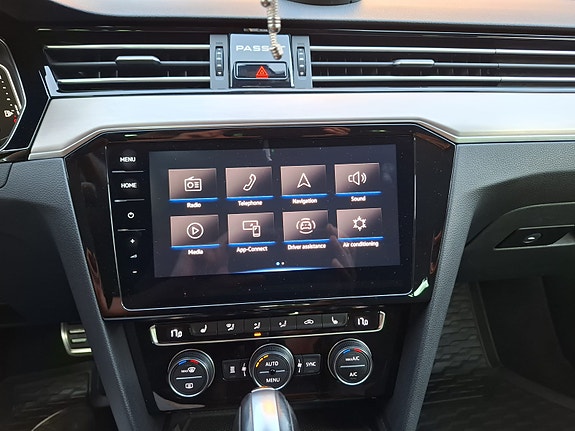 Volkswagen Passat Alltrack 6 of 11