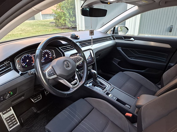Volkswagen Passat Alltrack 8 of 11