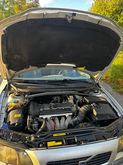 Volvo S60 2 of 4