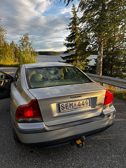 Volvo S60 3 of 4