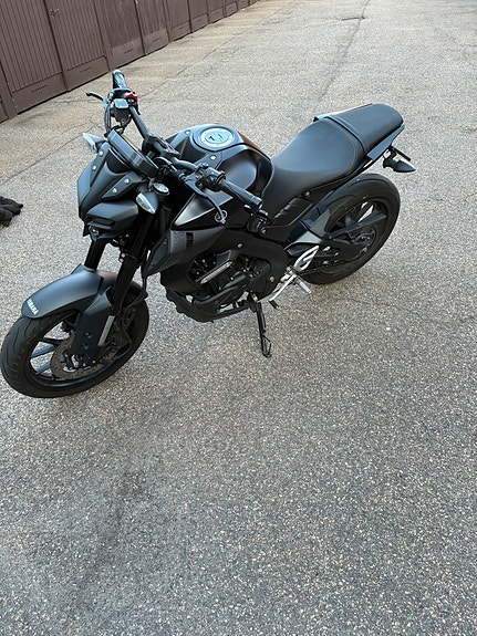 Yamaha MT125 3 of 5