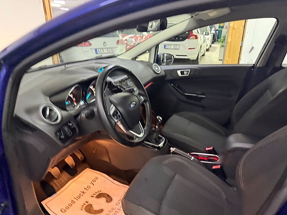 Ford Fiesta 15 of 18