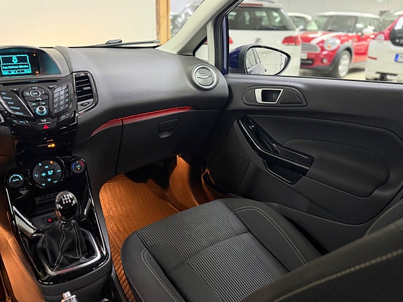 Ford Fiesta 13 of 18