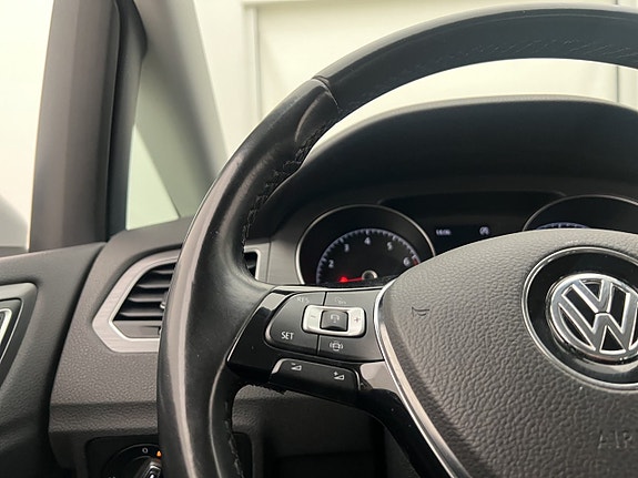Volkswagen Golf Sportsvan 25 of 27