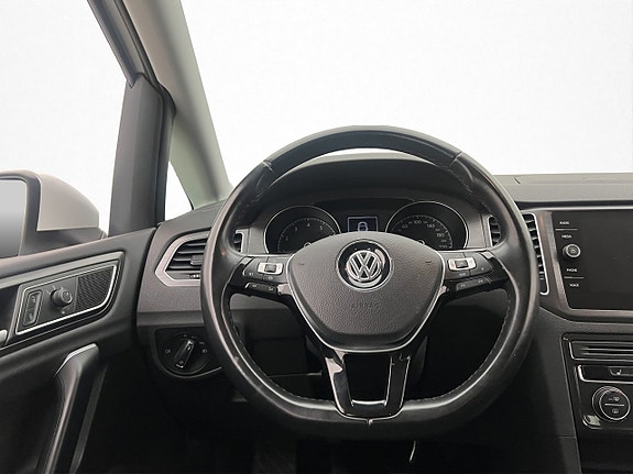 Volkswagen Golf Sportsvan 17 of 27
