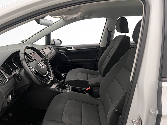 Volkswagen Golf Sportsvan 19 of 27