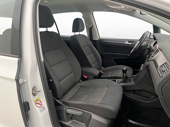 Volkswagen Golf Sportsvan 12 of 27