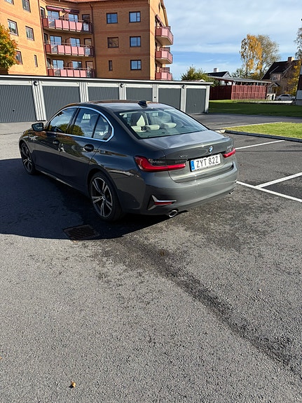 BMW 320d 2 of 6