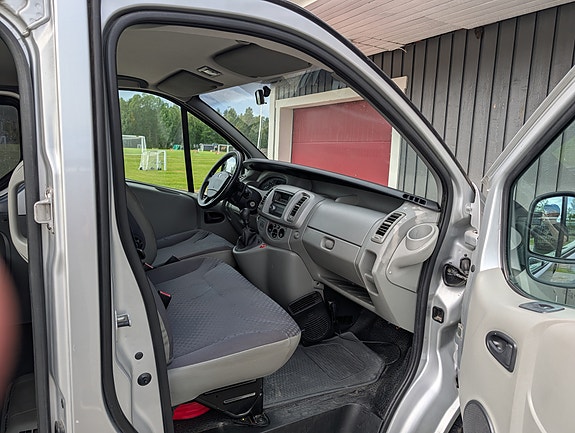 Renault Trafic 6 of 8