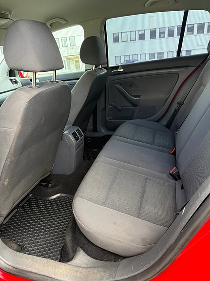 Volkswagen Golf V 9 of 9