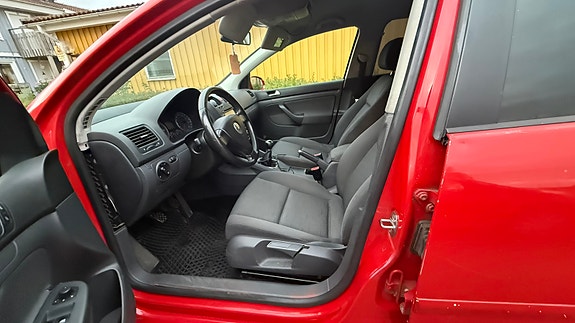 Volkswagen Golf V 4 of 9