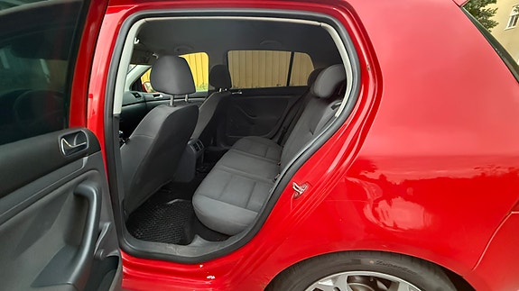 Volkswagen Golf V 5 of 9