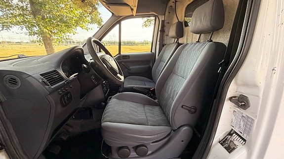 Ford Transit Connect 9 of 14