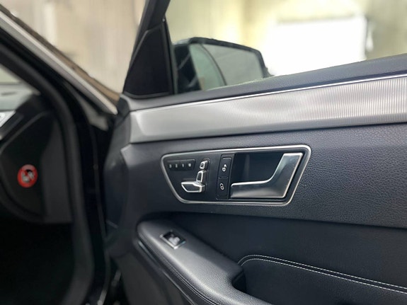 Mercedes-Benz E220 10 of 12
