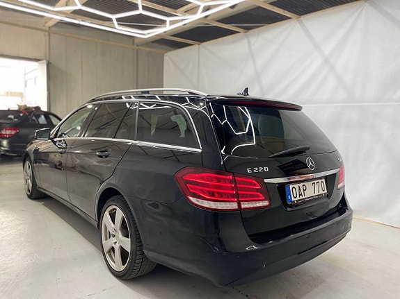 Mercedes-Benz E220 4 of 12