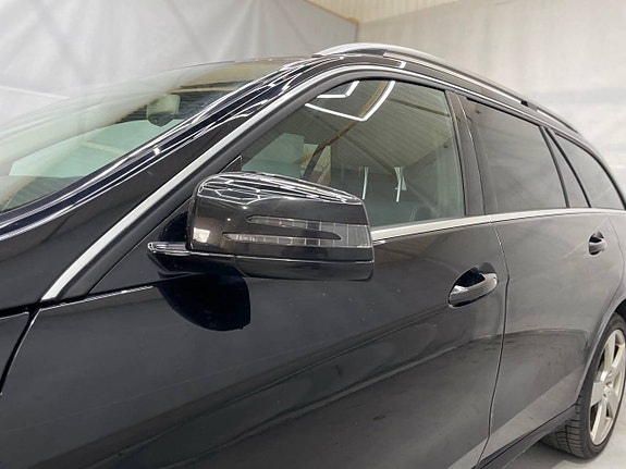 Mercedes-Benz E220 7 of 12