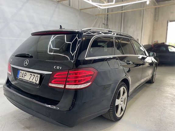 Mercedes-Benz E220 6 of 12