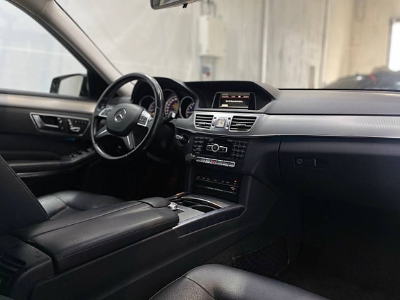 Mercedes-Benz E220 8 of 12