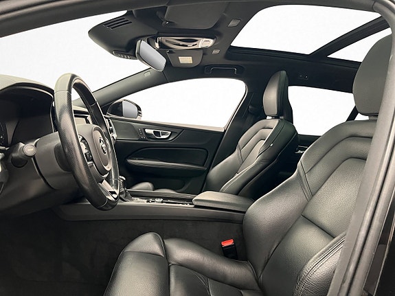 Volvo V60 11 of 30