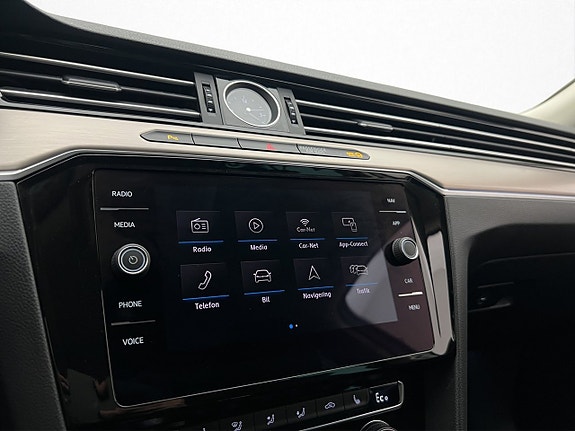 Volkswagen Passat 25 of 30