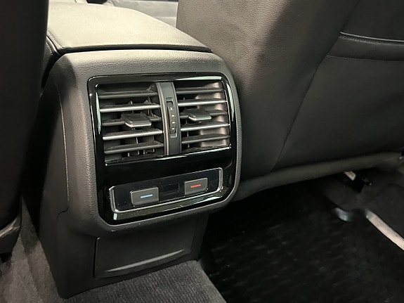 Volkswagen Passat 20 of 30