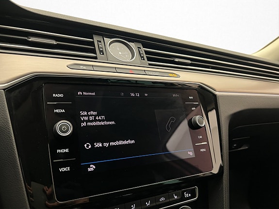 Volkswagen Passat 22 of 30