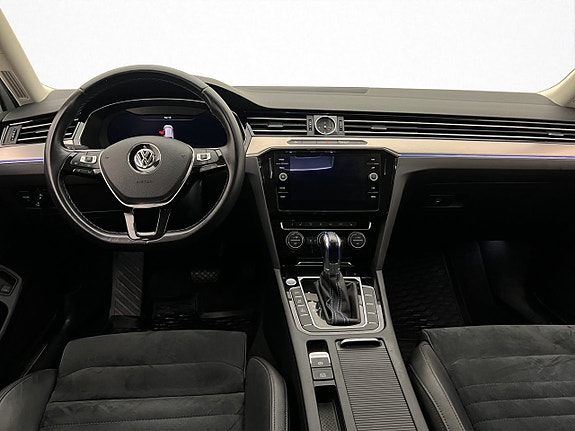 Volkswagen Passat 14 of 30