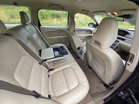 Volvo V70 12 of 21