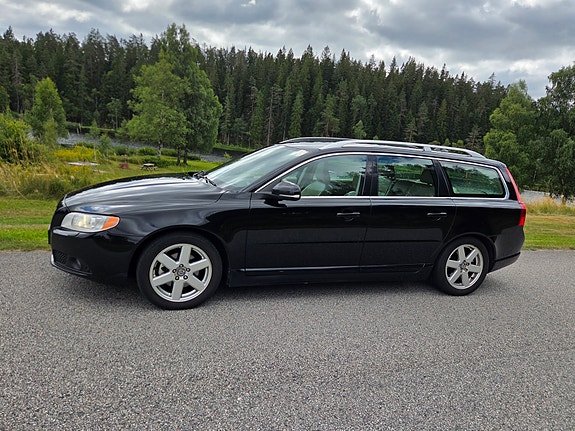 Volvo V70 3 of 21