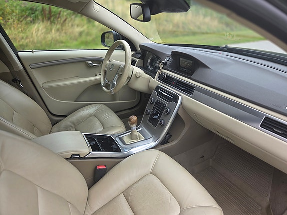 Volvo V70 9 of 21
